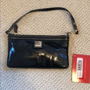 Dooney & Bourke wristlet-patent leather